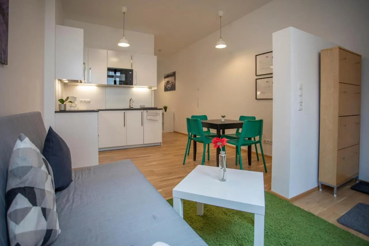 Innsbruck Urban Apartment I No Stairs I 24H Contactless Check-In