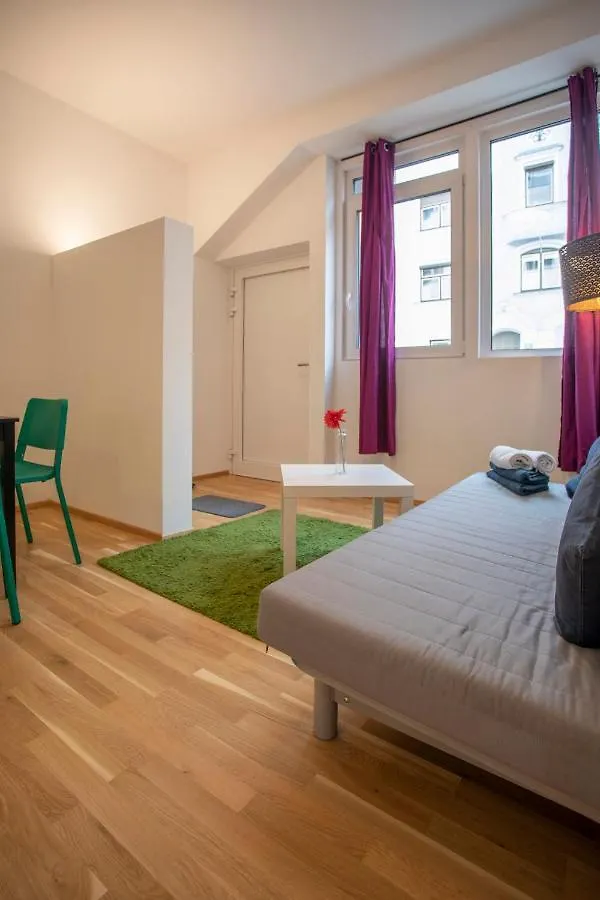 Innsbruck Urban Apartment I No Stairs I 24H Contactless Check-In