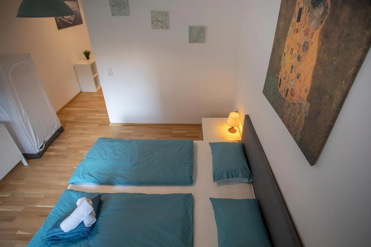 Innsbruck Urban Apartment I No Stairs I 24H Contactless Check-In Austria