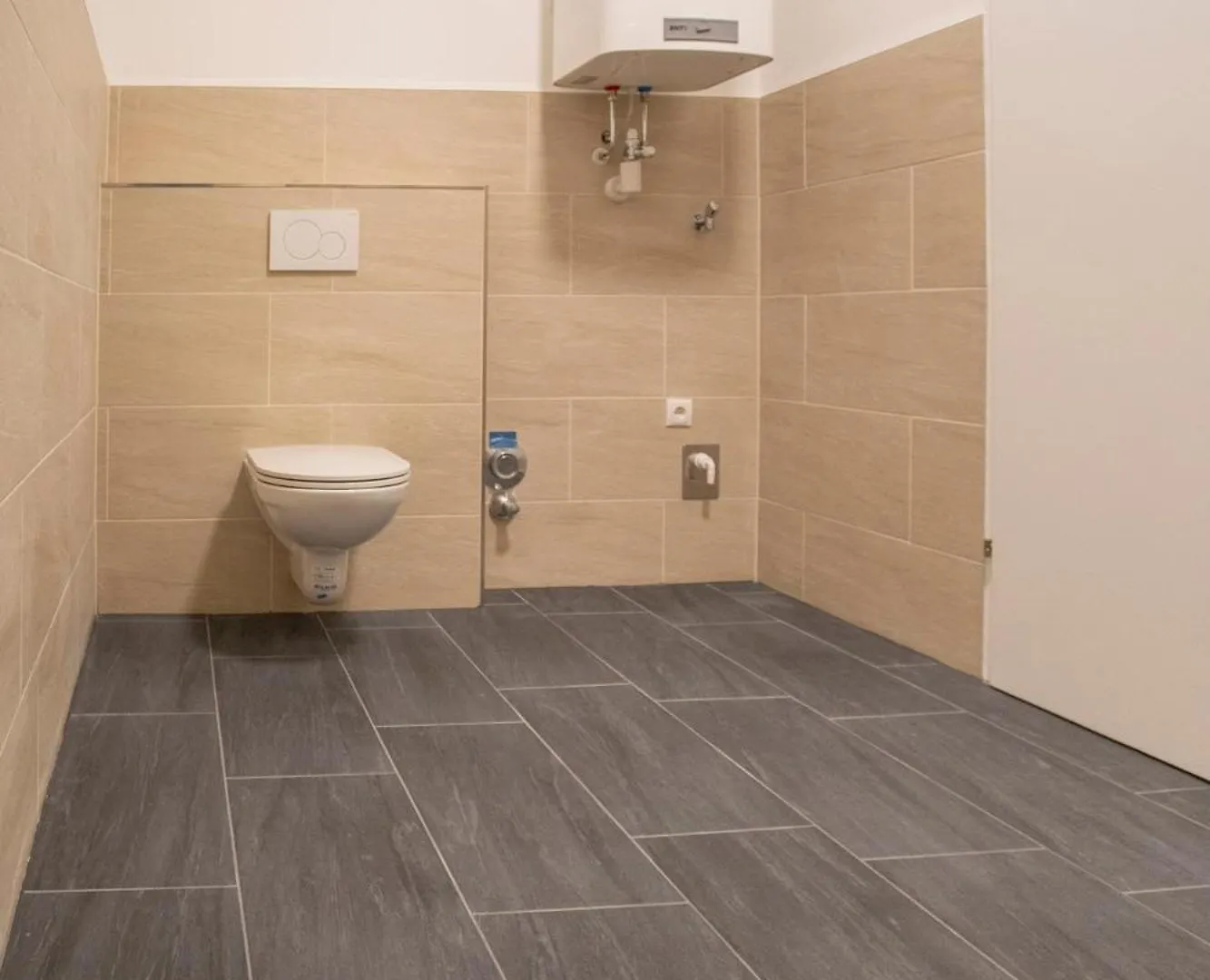 Innsbruck Urban Apartment I No Stairs I 24H Contactless Check-In