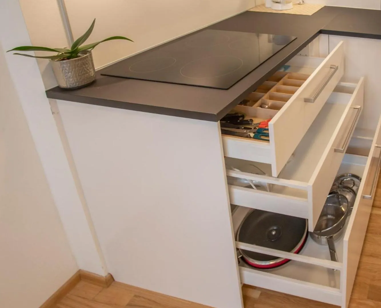 Innsbruck Urban Apartment I No Stairs I 24H Contactless Check-In